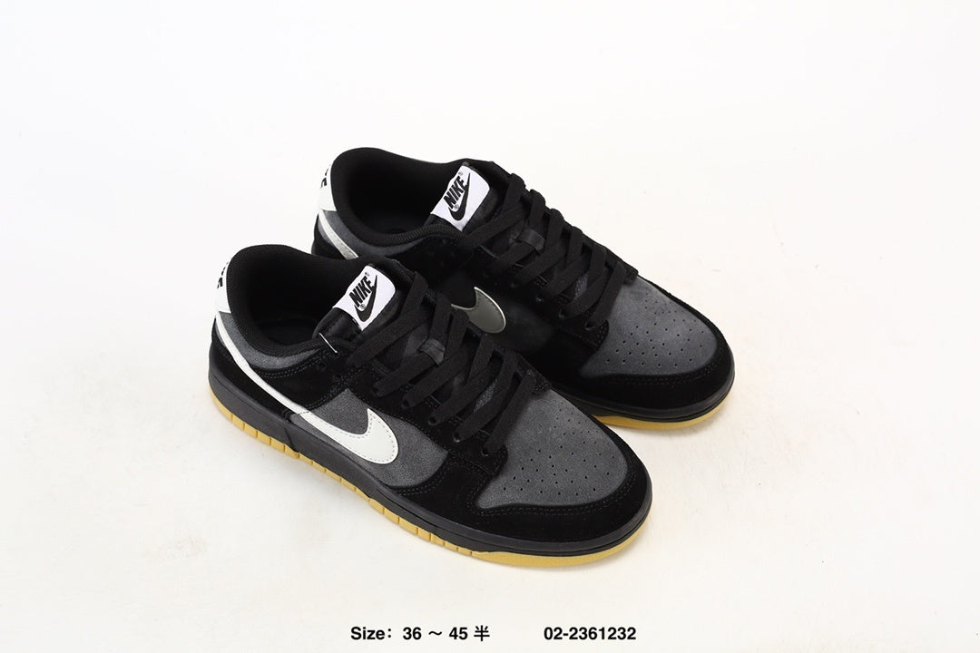 NIKE DUNK LOW SE "BLACK/GREY/GUM" SNEAKERS