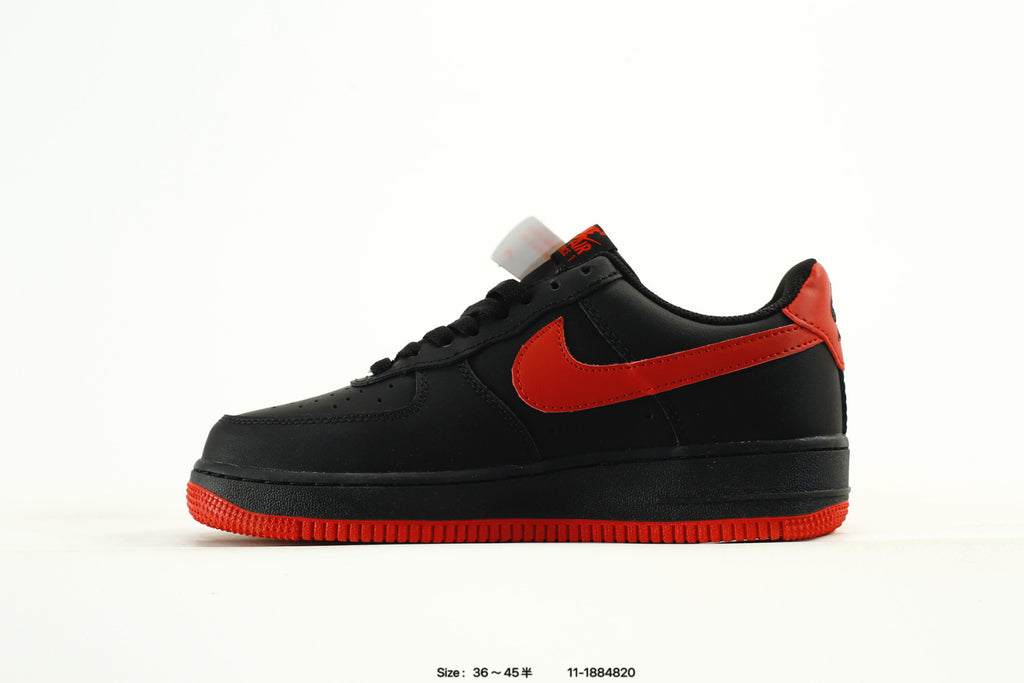 NIKE AIR FORCE 1 LOW '07 "BRED" SNEAKERS