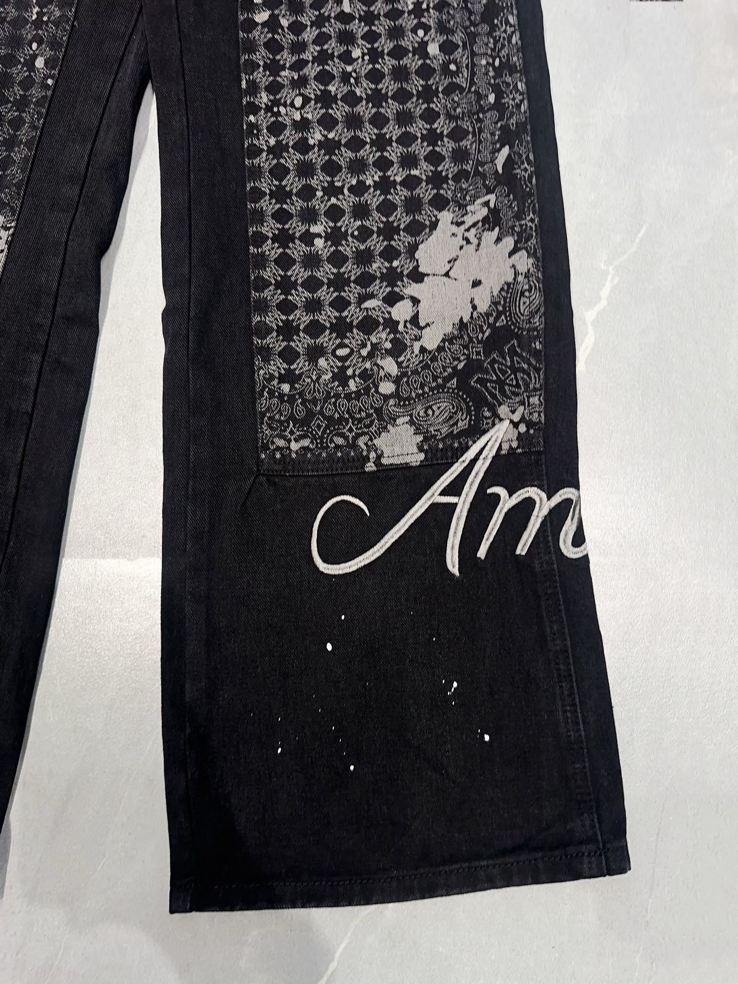 AMIRI BANDANA-PANEL CARPENTER JEANS